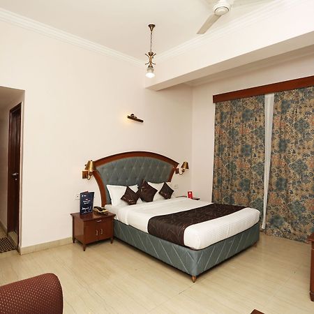 Oyo 8178 Hotel Saket Allāhābād Junction Buitenkant foto