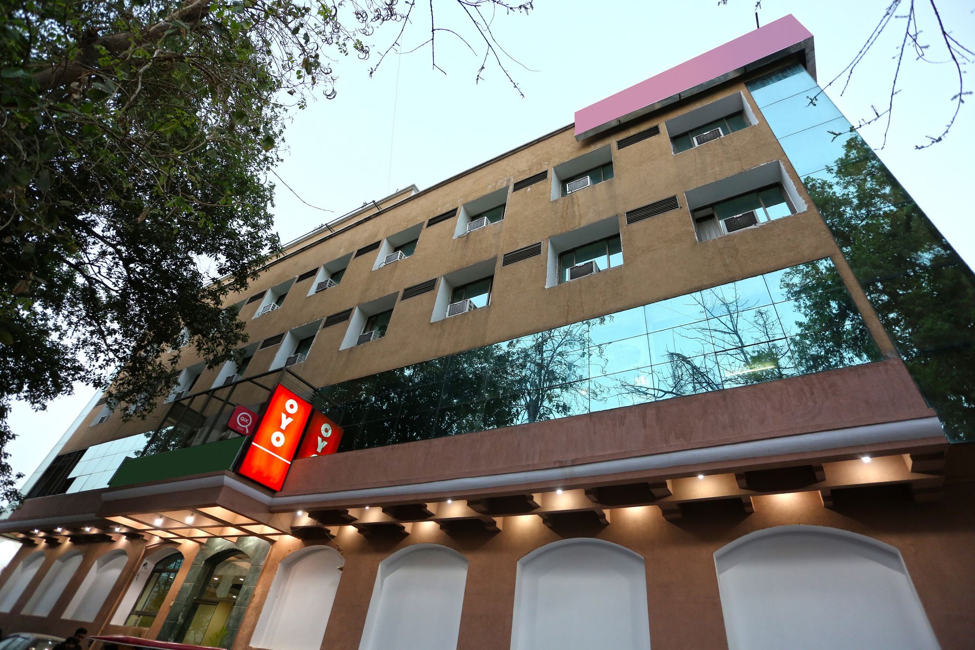 Oyo 8178 Hotel Saket Allāhābād Junction Buitenkant foto